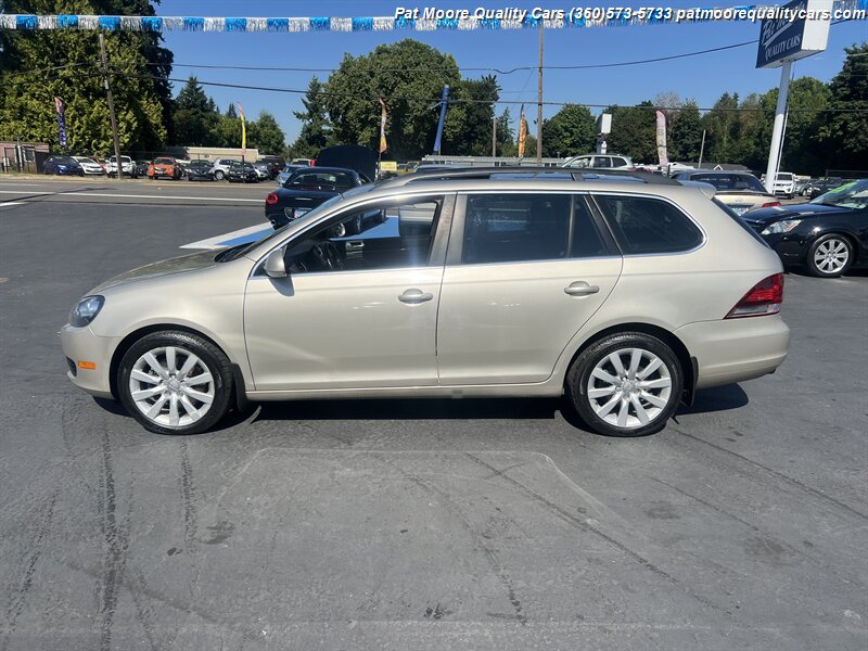 2012 Volkswagen Jetta SportWagen TDI 40 MPG  (** One Owner**) Great Service History Loaded