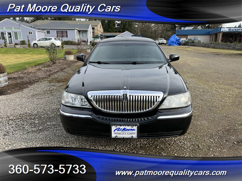 2006 Lincoln Town Car Executive  