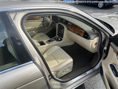 2005 Jaguar XJ8 Loaded Luxury Backed by Ford Beautiful   - Photo 13 - Vancouver, WA 98686