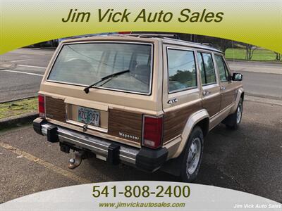 1989 Jeep Wagoneer Limited   - Photo 3 - North Bend, OR 97459