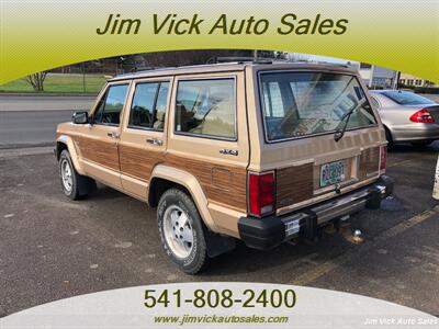 1989 Jeep Wagoneer Limited   - Photo 4 - North Bend, OR 97459