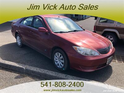 2005 Toyota Camry LE   - Photo 2 - North Bend, OR 97459