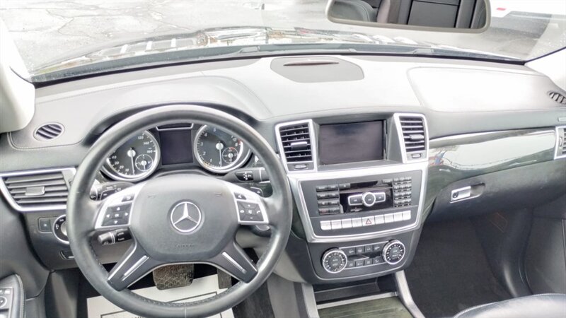 2015 Mercedes-Benz GL-Class GL 550 4MATIC photo