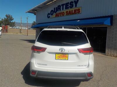 2018 Toyota Highlander Limited Platinum   - Photo 10 - Cottonwood, AZ 86326