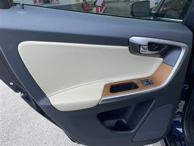 2017 Volvo XC60 T6 Inscription   - Photo 15 - Morgantown, WV 26505