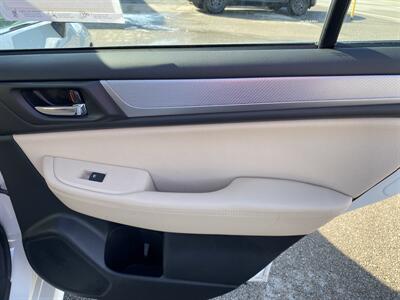 2017 Subaru Legacy 2.5i Premium   - Photo 17 - Morgantown, WV 26505