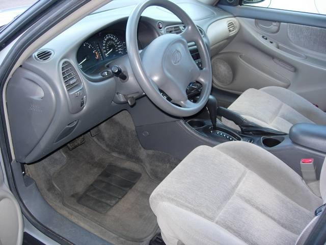 2003 Oldsmobile Alero GL1 photo