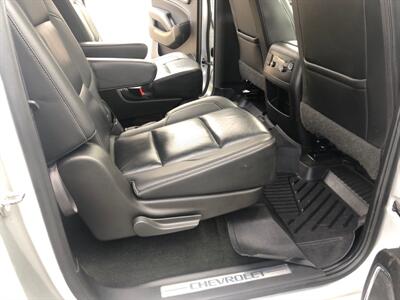 2017 Chevrolet Suburban Premier 1500   - Photo 24 - Owatonna, MN 55060