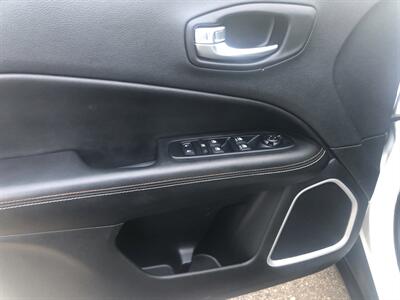 2019 Jeep Compass Latitude   - Photo 12 - Owatonna, MN 55060