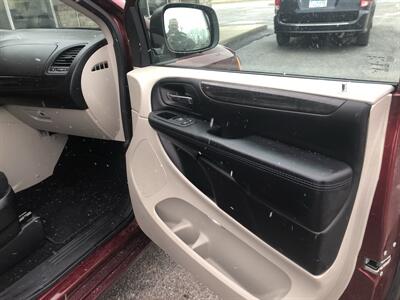 2019 Dodge Grand Caravan SXT Premium Plus   - Photo 14 - Owatonna, MN 55060