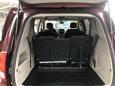 2019 Dodge Grand Caravan SXT Premium Plus   - Photo 11 - Owatonna, MN 55060