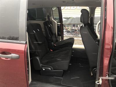 2019 Dodge Grand Caravan SXT Premium Plus   - Photo 13 - Owatonna, MN 55060