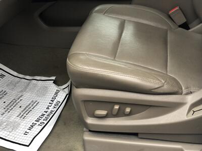 2017 Chevrolet Suburban Premier   - Photo 12 - Owatonna, MN 55060