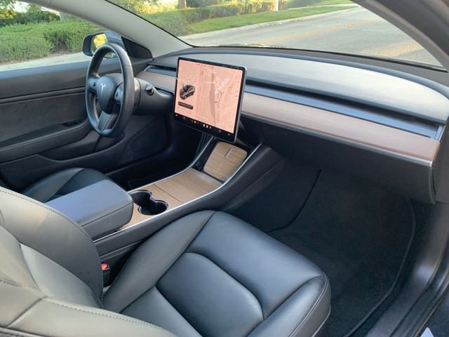 2018 Tesla Model 3 Mid Range Plus photo