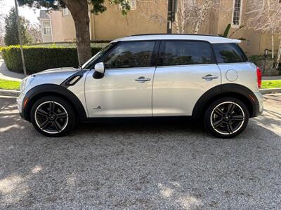 2011 MINI Cooper Countryman S ALL4 MANUAL!! Super clean!! Great looking interior !! - Photo 2 - Valencia, CA 91355