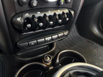 2011 MINI Cooper Countryman S ALL4 MANUAL!! Super clean!! Great looking interior !! - Photo 32 - Valencia, CA 91355