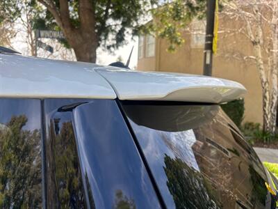 2011 MINI Cooper Countryman S ALL4 MANUAL!! Super clean!! Great looking interior !! - Photo 9 - Valencia, CA 91355