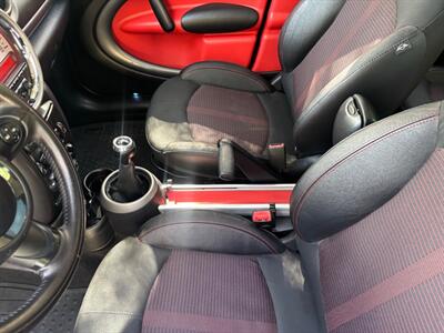 2011 MINI Cooper Countryman S ALL4 MANUAL!! Super clean!! Great looking interior !! - Photo 19 - Valencia, CA 91355