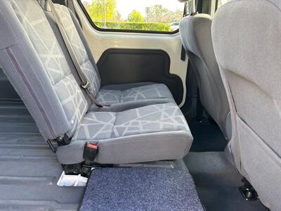 2011 Ford Transit Connect XLT Premium  LOW MILES! RUNS GREAT! - Photo 11 - Valencia, CA 91355