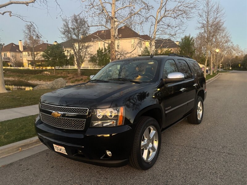 2014 Chevrolet Tahoe LTZ  4 wheel drive !! Low miles . Beautiful! - Photo 1 - Valencia, CA 91355