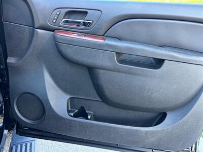 2014 Chevrolet Tahoe LTZ  4 wheel drive !! Low miles . Beautiful! - Photo 32 - Valencia, CA 91355