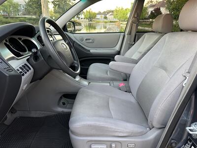 2004 Toyota Highlander  Super clean!! Low miles!!! - Photo 13 - Valencia, CA 91355