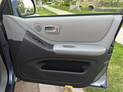 2004 Toyota Highlander  Super clean!! Low miles!!! - Photo 19 - Valencia, CA 91355