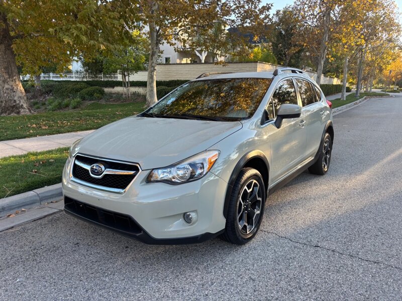 2015 Subaru XV Crosstrek 2.0i Premium  Really beautiful Subaru. Great color ,  runs great. - Photo 1 - Valencia, CA 91355