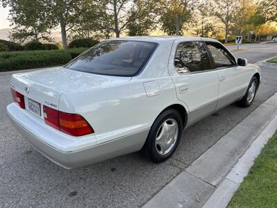 1998 Lexus LS 400  Low miles!! One of the best cars ever made don’t miss out! - Photo 4 - Valencia, CA 91355