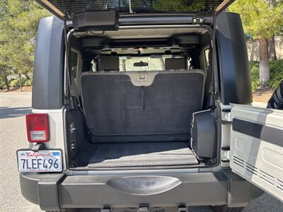 2007 Jeep Wrangler Rubicon 6 Speed MANUAL! - Photo 12 - Valencia, CA 91355