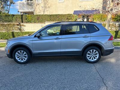 2020 Volkswagen Tiguan S  ONE OWNER! GREAT CONDITION! 3RD ROW! - Photo 2 - Valencia, CA 91355
