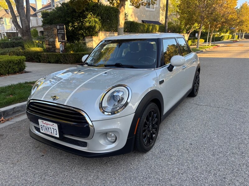 2016 MINI Hardtop 4 Door Cooper  Super Clean ! 99k miles - Photo 1 - Valencia, CA 91355