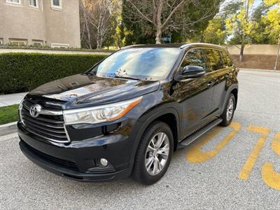 2015 Toyota Highlander XLE  Loaded!!! Runs and drives beautiful!