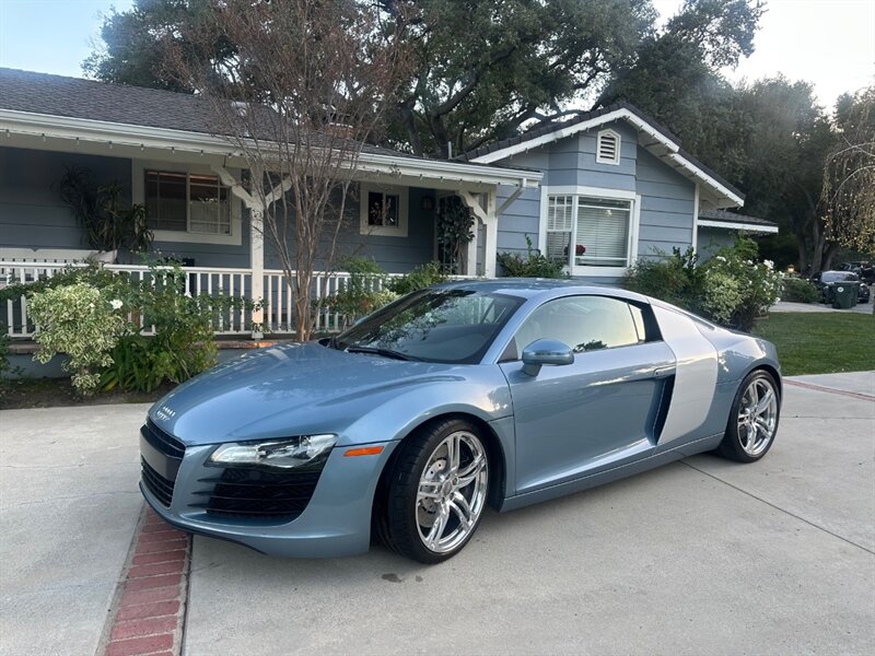 2009 Audi R8 quattro  Gorgeous color ! Low miles !!!