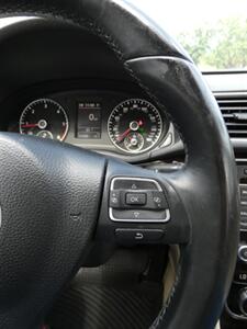 2014 Volkswagen Passat 2.0L TDI SEL Premium   - Photo 26 - Naples, FL 34104