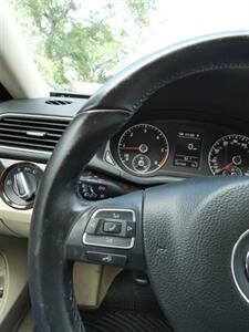 2014 Volkswagen Passat 2.0L TDI SEL Premium   - Photo 24 - Naples, FL 34104