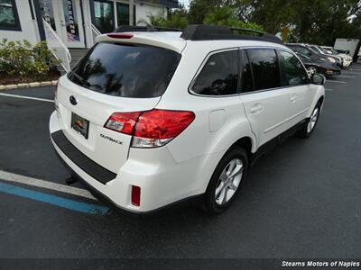 2013 Subaru Outback 2.5i Limited   - Photo 11 - Naples, FL 34104