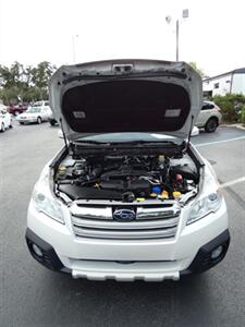 2013 Subaru Outback 2.5i Limited   - Photo 6 - Naples, FL 34104