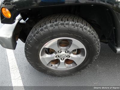 2017 Jeep Wrangler Sahara   - Photo 18 - Naples, FL 34104