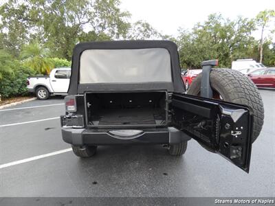 2017 Jeep Wrangler Sahara   - Photo 13 - Naples, FL 34104