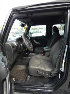 2017 Jeep Wrangler Sahara   - Photo 37 - Naples, FL 34104