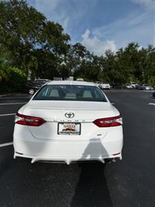 2020 Toyota Camry SE   - Photo 12 - Naples, FL 34104