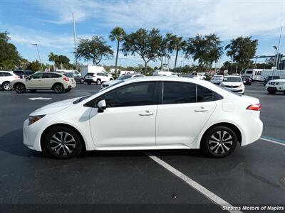 2022 Toyota Corolla LE   - Photo 10 - Naples, FL 34104