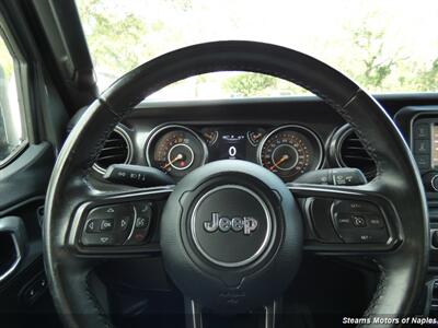 2020 Jeep Gladiator Sport Altitude   - Photo 13 - Naples, FL 34104