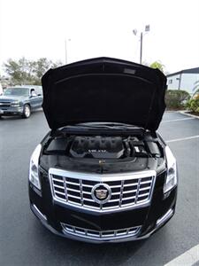 2013 Cadillac XTS 3.6L V6   - Photo 6 - Naples, FL 34104