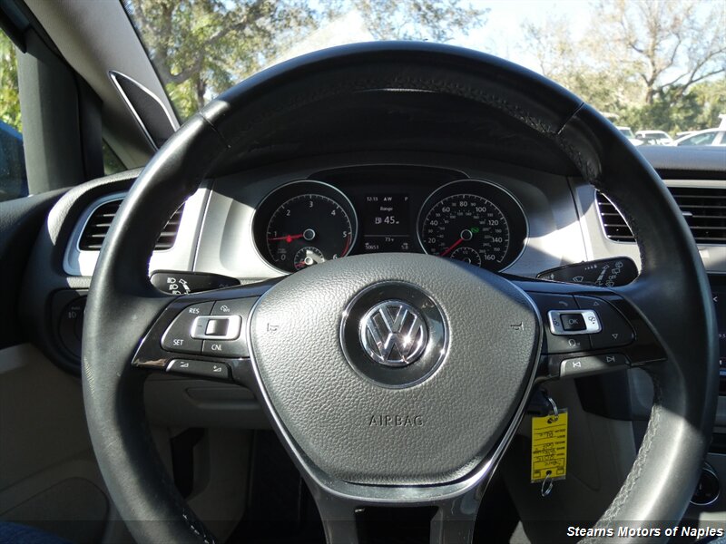 2015 Volkswagen Golf TDI SE photo