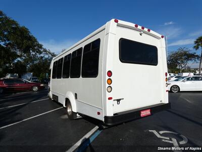 2016 Ford E-Series Van 450 SHUTTLE BUS   - Photo 8 - Naples, FL 34104