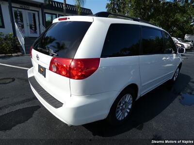 2009 Toyota Sienna XLE   - Photo 10 - Naples, FL 34104