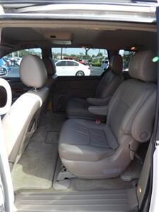 2009 Toyota Sienna XLE   - Photo 42 - Naples, FL 34104