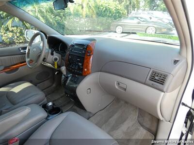 2009 Toyota Sienna XLE   - Photo 47 - Naples, FL 34104